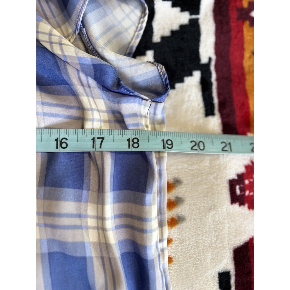 LC Lauren Conrad Blue/Gray Plaid Short Flutter Sleeves Keyhole Size XS Soft - Picture 5 of 6
